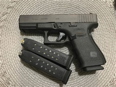 Glock Model 19 9mm Gen 4 Gun:The Best Compact Pistol In The World? | The National Interest