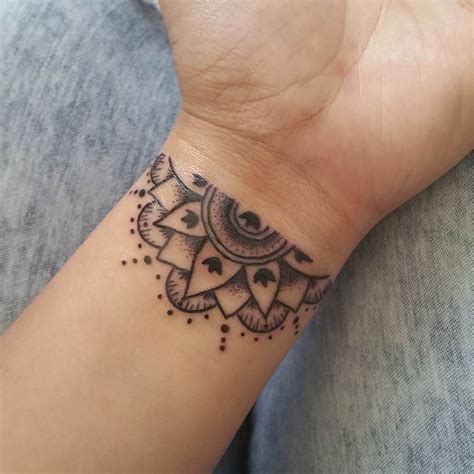 30+ Small Wrist Tattoos | Tattoo Designs | Design Trends