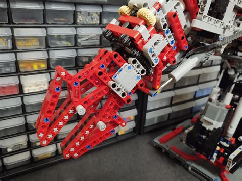 Built this robot arm a while ago but never posted it : r/legotechnic