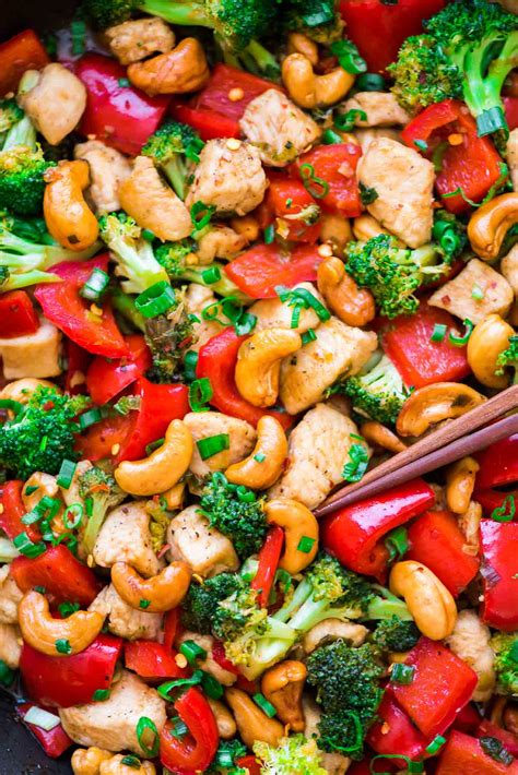 Thai Cashew Chicken {Healthy and Quick!} - WellPlated.com