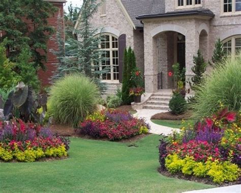 20 Simple But Effective Front Yard Landscaping Ideas