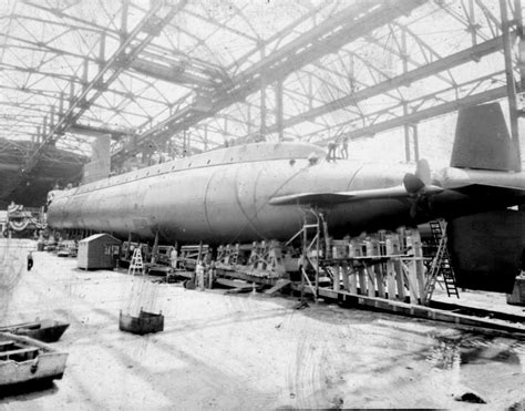 The world's second nuclear submarine, USS Seawolf, being launched in July 1955 [1415 x 1109 ...