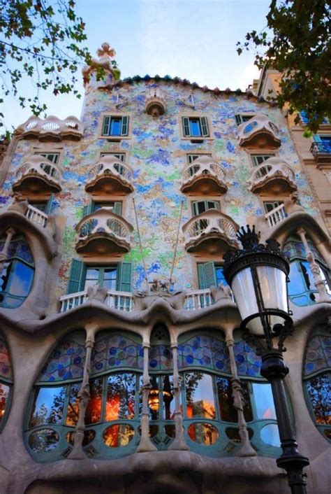 6 Buildings You Must Visit in Barcelona Designed by Antoni Gaudí - Arch2O.com