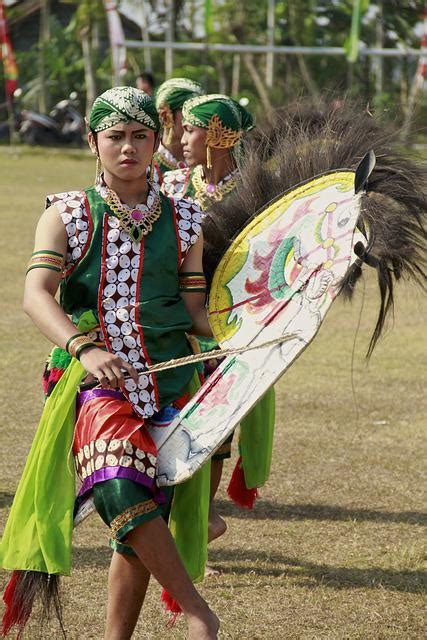 Tari Kuda Lumping Berasal dari Ponorogo, Yuk Lihat Keunikannya - pelita.co.id