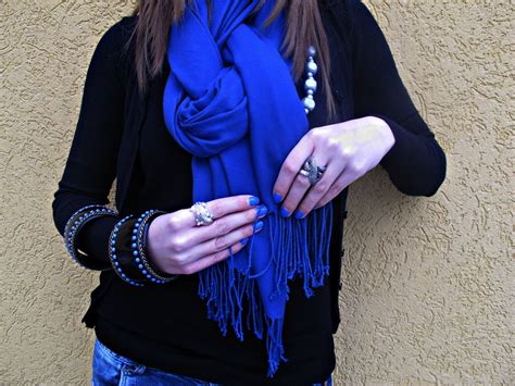 Powder Blue: How to wear your pashmina scarf...