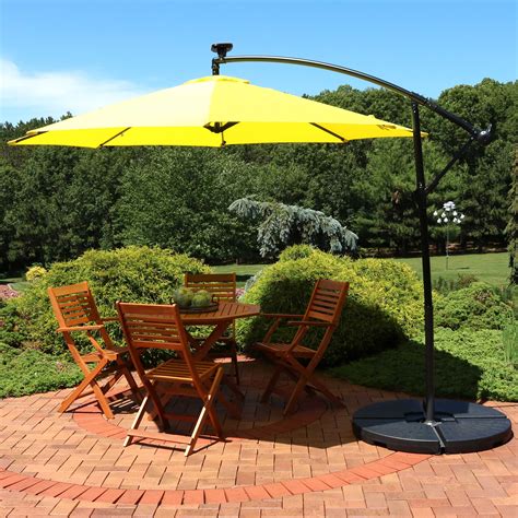 Sunnydaze Outdoor Cantilever Offset Patio Umbrella with Solar LED ...