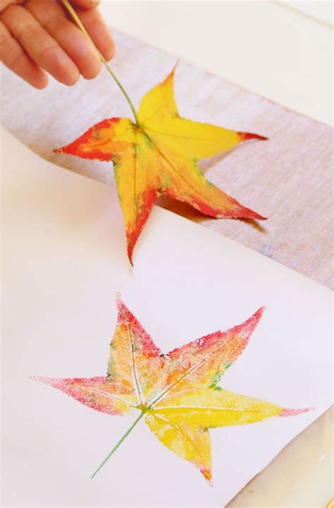 5 Minute Beautiful Leaf Prints Art (& 3 Secret Tips) | Leaf print art, Leaf crafts, Fun fall crafts