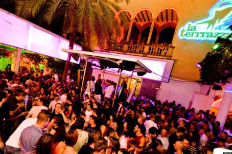 Barcelona Clubs: 5 Places to Experience the City's Best Nightlife | Party Earth