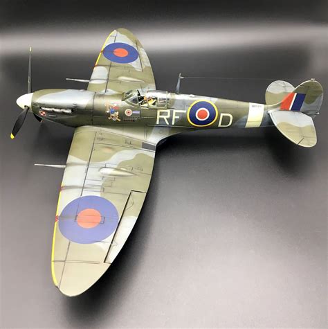 Airfix 1/24 Spitfire Mk VB - LSM 1/32 and Larger Aircraft Ready for Inspection - Large Scale ...