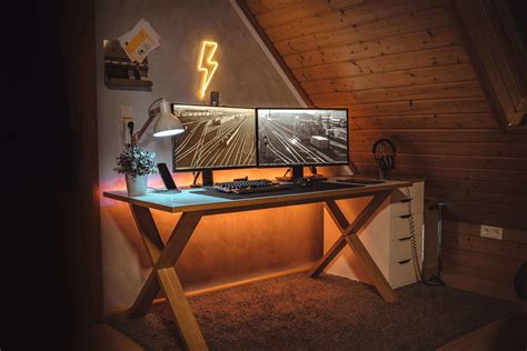 Best Graphic Designer Desk Setups - Graphic Pie