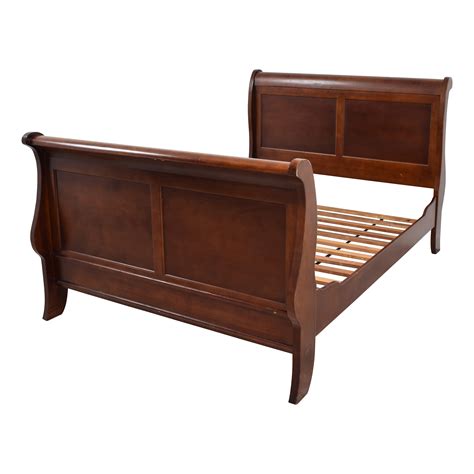 88% OFF - Wood Queen Sleigh Bed / Beds