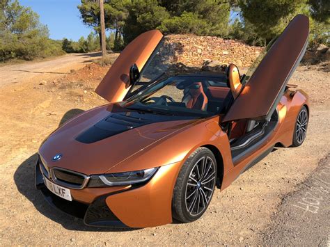 The BMW i8 Roadster review: a hybrid electric top-down triumph | WIRED UK