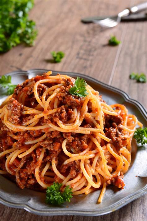 Jamie Oliver Spaghetti Bolognese - Table for Seven