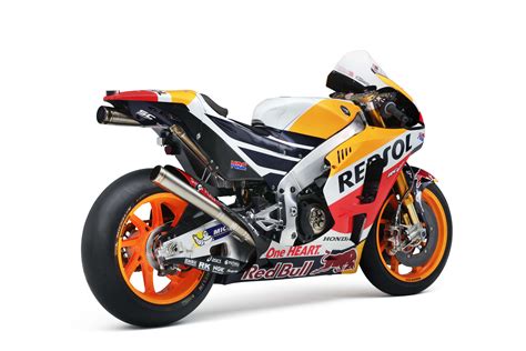 Check Out the 2017 Honda RC213V - Asphalt & Rubber