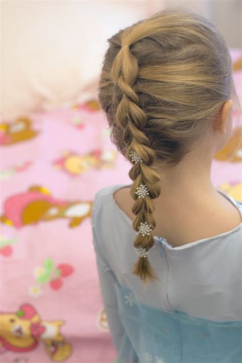 Nice Elsa's braid! - Elsa costume for girls tutorial | Elsa hair ...