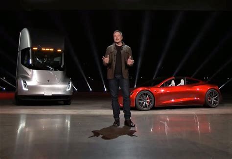 Elon Musk unveils Tesla Semi and a new Roadster – Cosmic Log