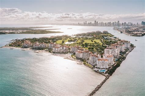 Look Inside This Lavish Waterfront Star Island Estate Which Just Hit ...