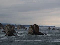 Category:Beaches of Cudillero - Wikimedia Commons