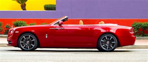 Step Into the Rolls-Royce Dawn Interior | Features & Dimensions