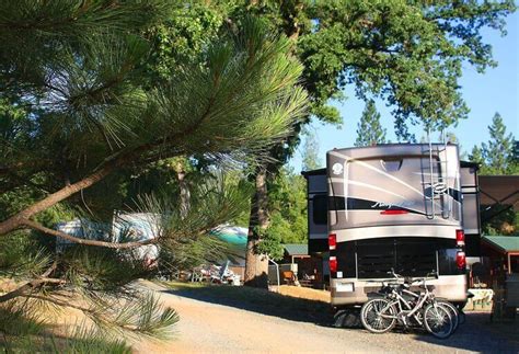 Yosemite National Park CampGround - Cabins - RV Sites - Yosemite Pines