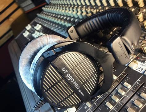 Beyerdynamic DT 770 vs 880 vs 990: 990 for comfort