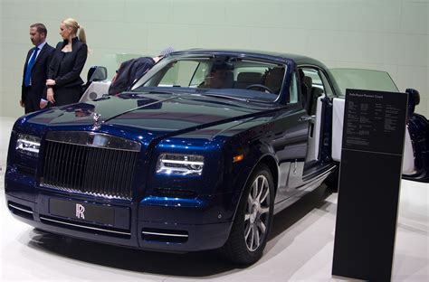 Rolls-Royce Phantom Coupe Photos and Specs. Photo: Rolls-Royce Phantom Coupe concept and 29 ...