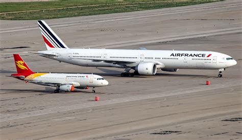 Airbus A319-100 and Boeing 777-300ER Size Comparison - AERONEF.NET