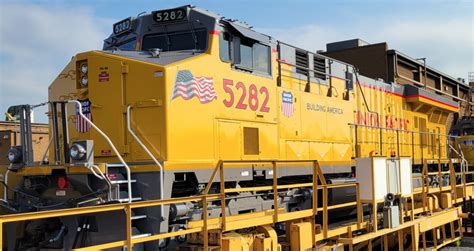 UP: Union Pacific Refreshes Locomotive Paint Scheme, Keeping Iconic ...