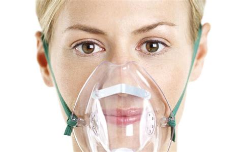 Should I use a Nasal cannula or Oxygen mask with my oxygen concentrato