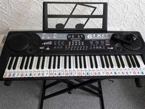 61 key full size electric keyboard & stand | in Port Glasgow ...