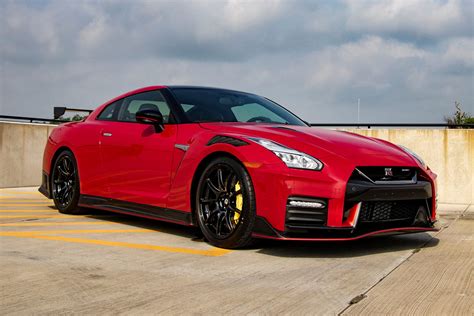 2021 Nissan GT-R NISMO: Review, Trims, Specs, Price, New Interior Features, Exterior Design, and ...