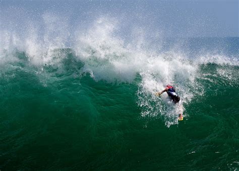 Surf's up! Monster waves hit Calif. - Photo 2 - Pictures - CBS News