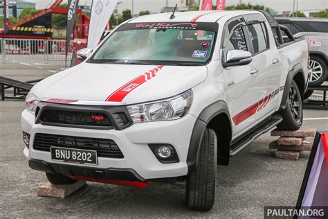 GALLERY: Toyota Hilux 2.4G with TRD accessories