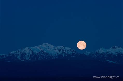 Setting Winter Moon ~ Moon photo from Vancouver Island BC, Canada ...