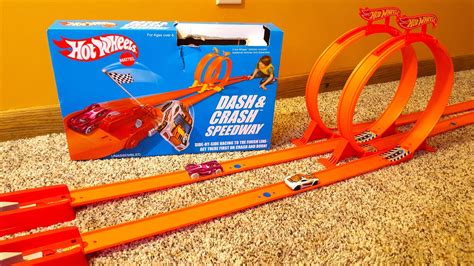 Hot Wheels Classic Dash & Crash Speedway Track Stunt Set Toy Review with 2 Cars and Dual Loops ...