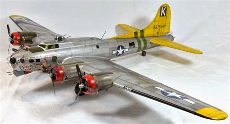 BoweModels: Reveal - Hong Kong Models 1/32 B-17G Flying Fortress