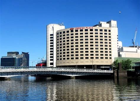 Review: Three Nights at the Crowne Plaza Hotel, Melbourne