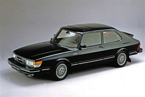 Saab 900 Turbo - Classic Car Review | Honest John