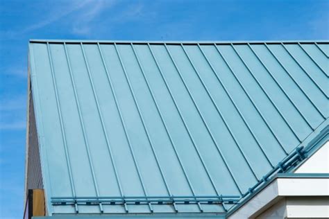 Metal Roof vs Shingles: What’s the Difference?