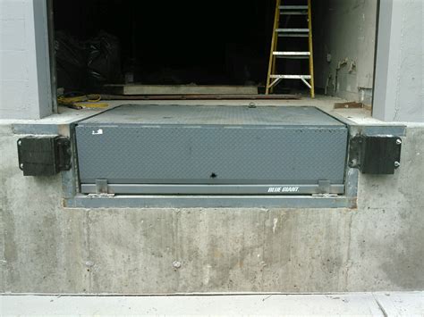 Mechanical Dock Leveler | American Door