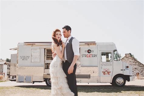 10 Ideas for a Food Truck Wedding