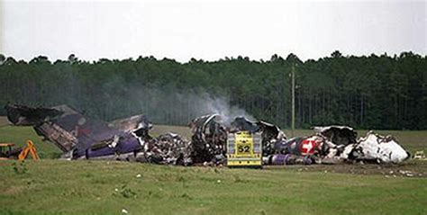 Crash of a Boeing 727-232AF in Tallahassee | Bureau of Aircraft Accidents Archives