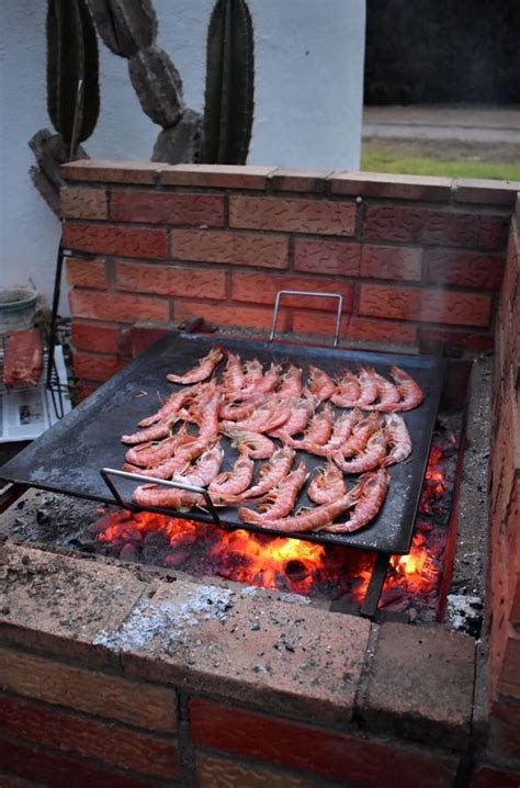 Cooking a la plancha —Seafood the Spanish way! - MAMA ÍA