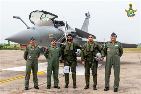 Indian Air Force Gets First Batch of Dassault Rafale Fighter Jets