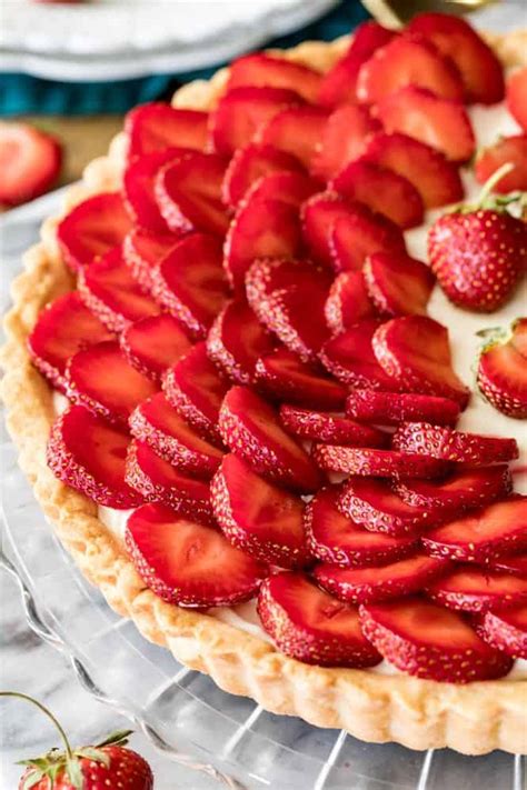 Strawberry Tart | The Recipe Critic