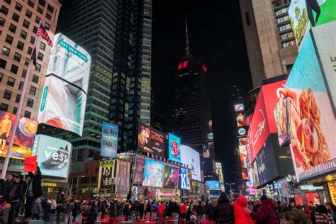 The 10 Must-See Broadway Theater Performances to Enjoy in 2023 - Dandelion Chandelier