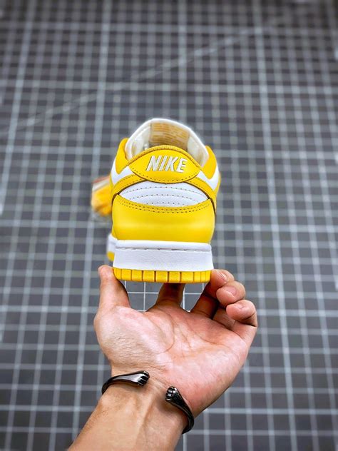 Nike SB Dunk Low Yellow – KingWalk