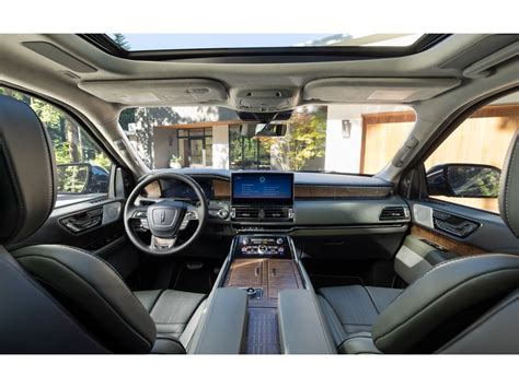 2023 Lincoln Navigator: 166 Interior Photos | U.S. News