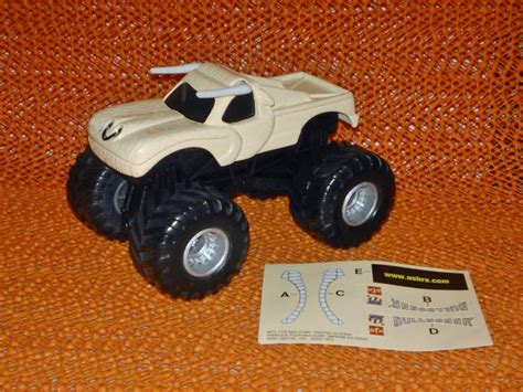 Bulldozer Monster Truck Hot Wheels 2001 McDonald's Happy Meal Toy #1