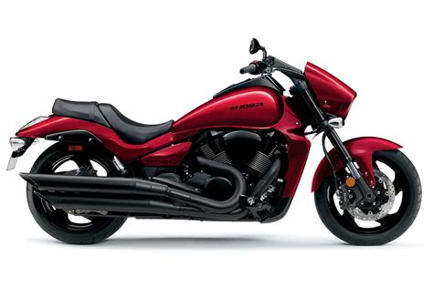 Suzuki Boulevard M109R Rouge Lustré Éclatant - Noir Lustré Scintillant 2022 en vente à Saint ...